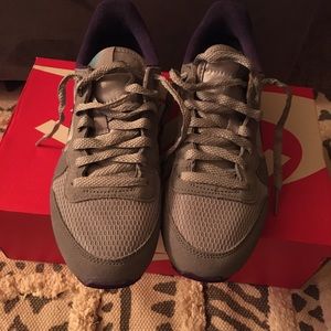 Nike internationalist